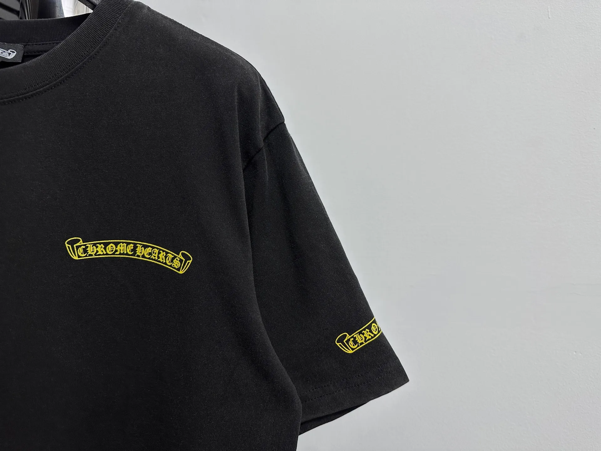 🅿️180 [Chrome hearte] Chrome hearte 25ss early spring new Sanskrit washed T-shirt ·280 grams of 100% cotton double yarn jersey fabric ·Special thickened 32 pieces of double-ply 1x1 thread in the same cylinder custom-dyed ·Double-needle stitching and cross-stitching technology ·Original main mark washed tag Color: washed black Size: XS-L